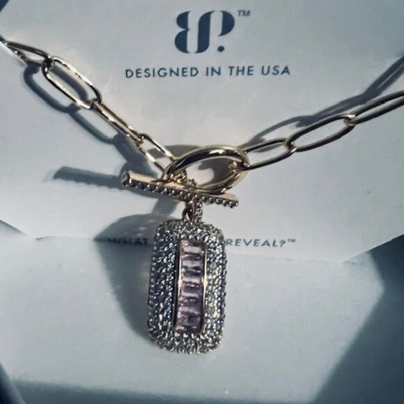 "SHES - Picture 1 of 2